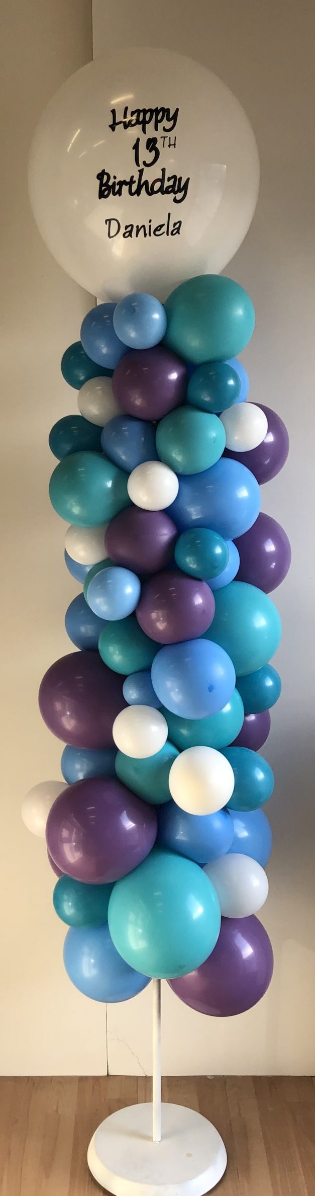 organic balloon stand with custom name