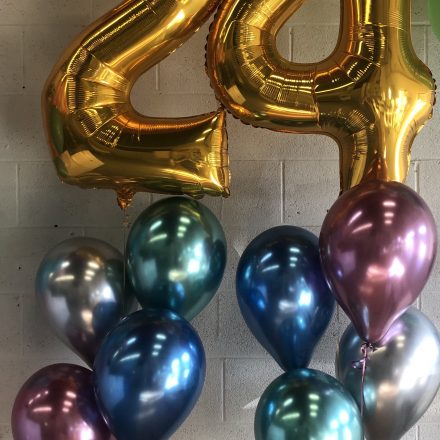 gold number balloons with chrome latex 2 groups of 5